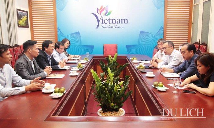 Tổng cục trưởng Tổng cục Du lịch Nguyễn Trùng Khánh tiếp Đại sứ Việt Nam tại Thái Lan Phan Chí Thành và Tổng Lãnh sự Việt Nam tại Khonket (Thái Lan) Chu Đức Dũng
